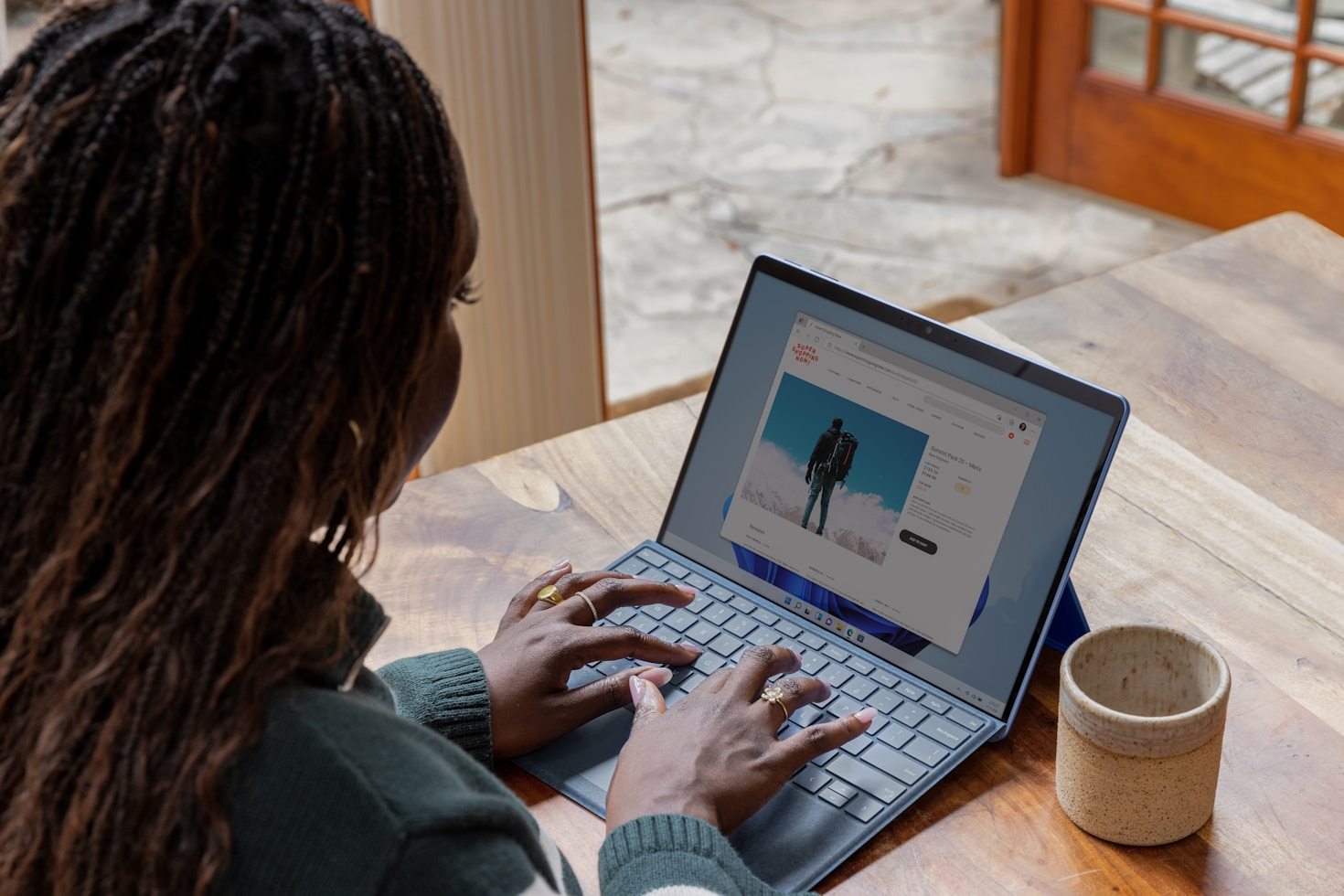The Art of Thoughtful Online Expression